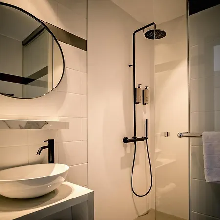 Apart! & Moment! De Haan