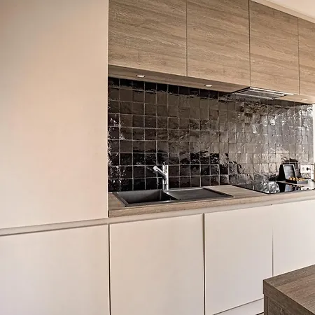 Apart! & Moment! De Haan