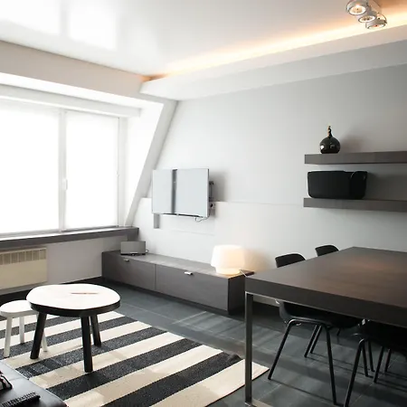 Apart! & Moment! De Haan