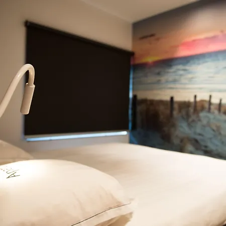 Apart! & Moment! De Haan