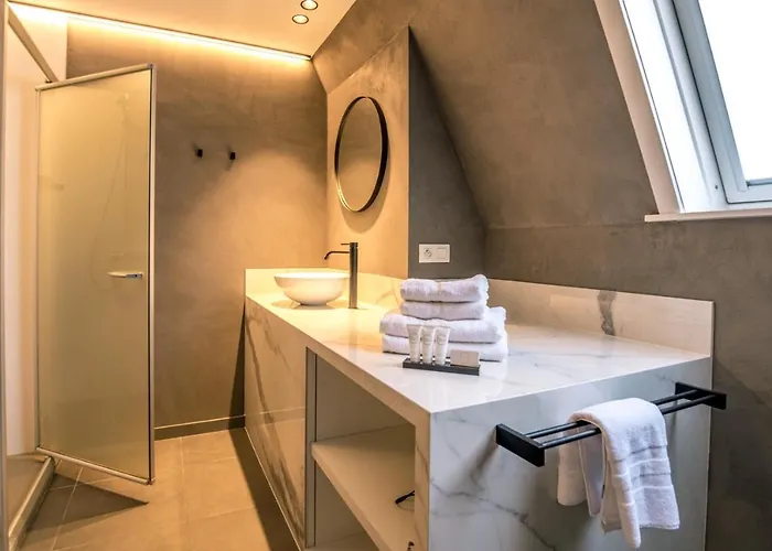 Apart! & Moment! Де-Хаан