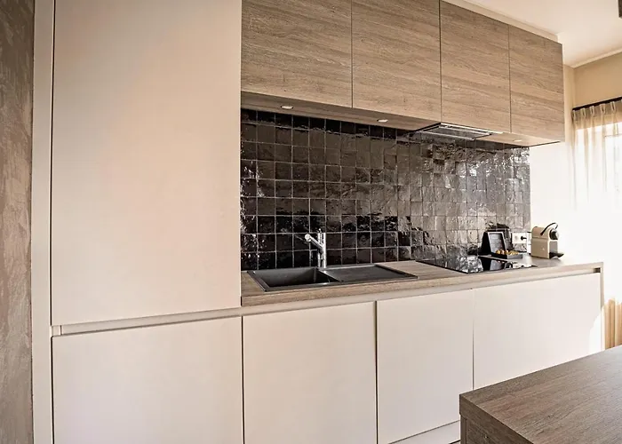 Apart! & Moment! De Haan