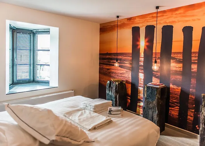 Apart! & Moment! De Haan