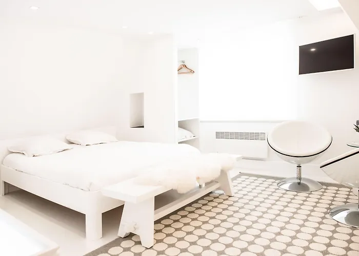 Penzion Apart! & Moment! 3*