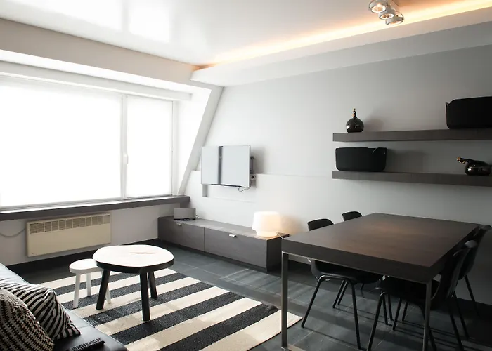 Apart! & Moment! De Haan